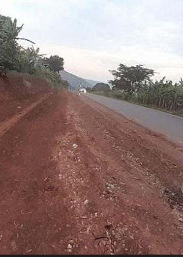 Govt urges landowners along Busunju-Kiboga-Hoima Road to pick up titles formerly held by UNRA