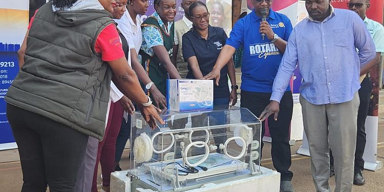 Rotary clubs hold mega medical camp in Kamwokya, donate incubator to boost maternal health