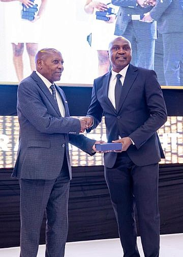 Cavendish executive director celebrated with prestigious SMACK alumni award