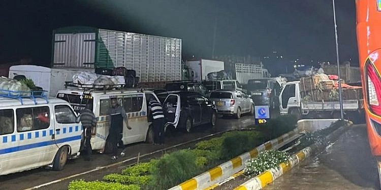Indiscipline by motorists, not Museveni’s convoy to blame for Masaka road gridlock- State House