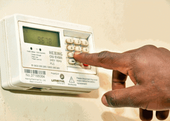 WETEREZeeee: UEDCL gives free meters to customers with faulty connections