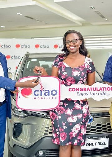 Golfer Musanabera receives  brand new Toyota Corolla Cross Hybrid after historic hole-in-one
