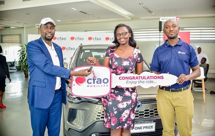 Golfer Musanabera receives brand new Toyota Corolla Cross Hybrid after historic hole-in-one