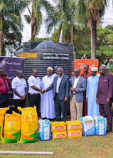 Pearl Bank donates to Islamic University