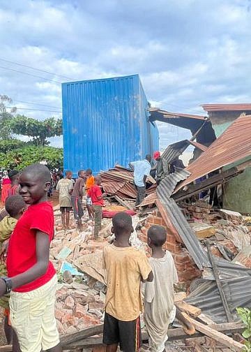 Trailer detaches, kills mother, three- year old daughter