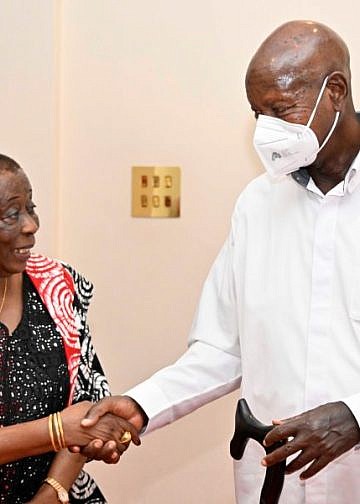 Museveni hosts former Tanzanian First Lady Anna Mkapa 