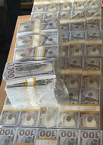 Rujoki hails URA customs officer who rejected shs300m bribe, uncovered shs37bn cash concealed in container