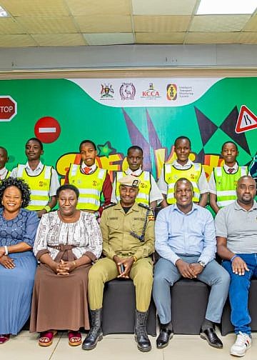 Schools urged to employ traffic wardens as new term begins