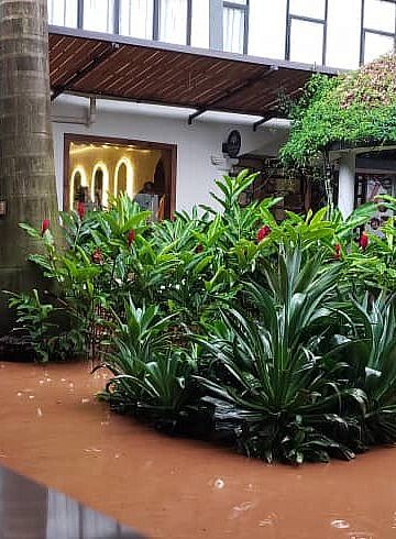 Guests stranded as floods hit Kampala Fairway Hotel