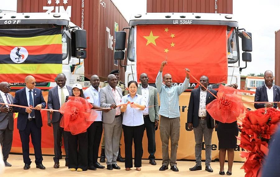 Tumwebaze flags off Uganda’s first canned pineapples exports to China