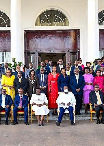 Museveni urges ministers to work for Ugandans as new cabinet is sworn-in