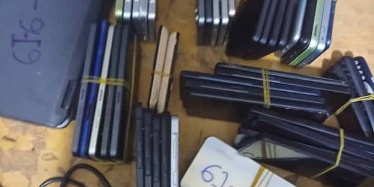 Police recover over 700 stolen phones, 460 SIM cards in Cooper Complex raid