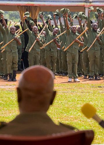 Museveni gives shs2m to each South Africa returnee, commits Shs2bn to Sacco