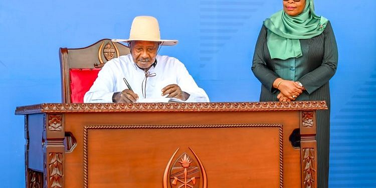 Museveni, Tanzania’s Suluhu sign energy deal to develop regional petroleum hub in Tang