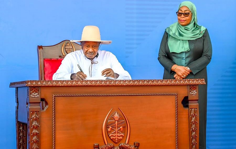 Museveni, Tanzania’s Suluhu sign energy deal to develop regional petroleum hub in Tang