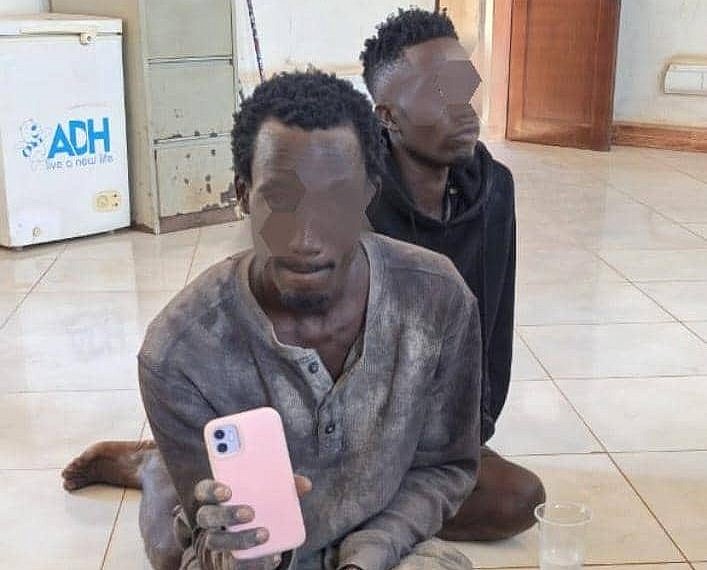 Three arrested over  theft of iPhone  at King Saha concert
