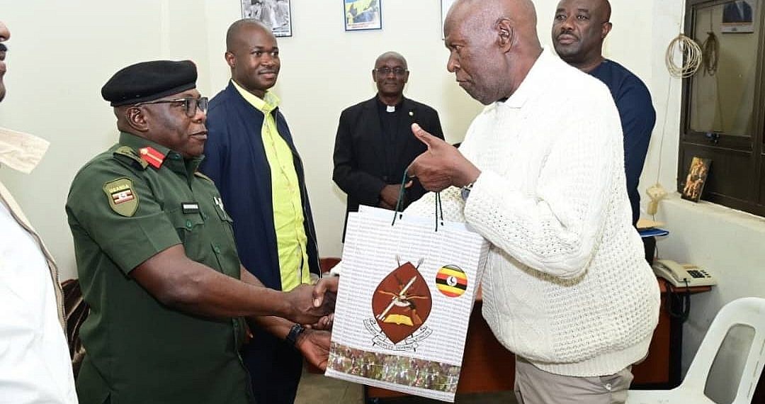 Gen Muhoozi contributes shs100m towards Tooro King’s coronation