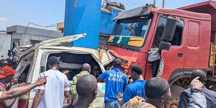 Sinotruk crash kills two on Kampala-Hoima Road