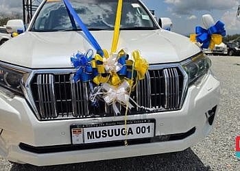 Tooro subject fulfil pledge, gift Omusuuga shs500m brand new Land Cruiser