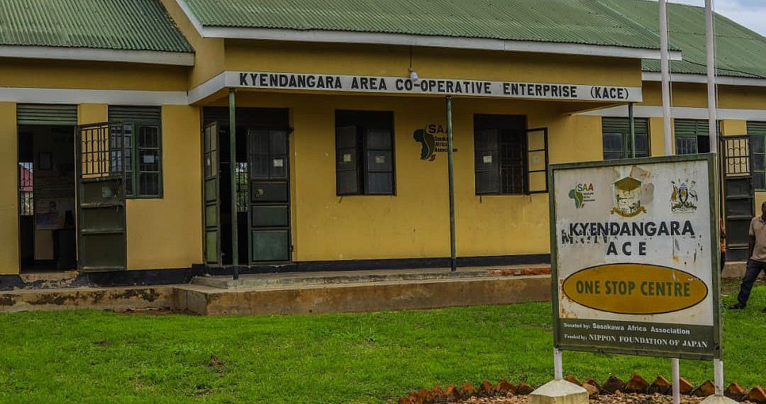 Sasakawa Africa’s one stop centre boosts market access, finance for Kitagwenda Farmers