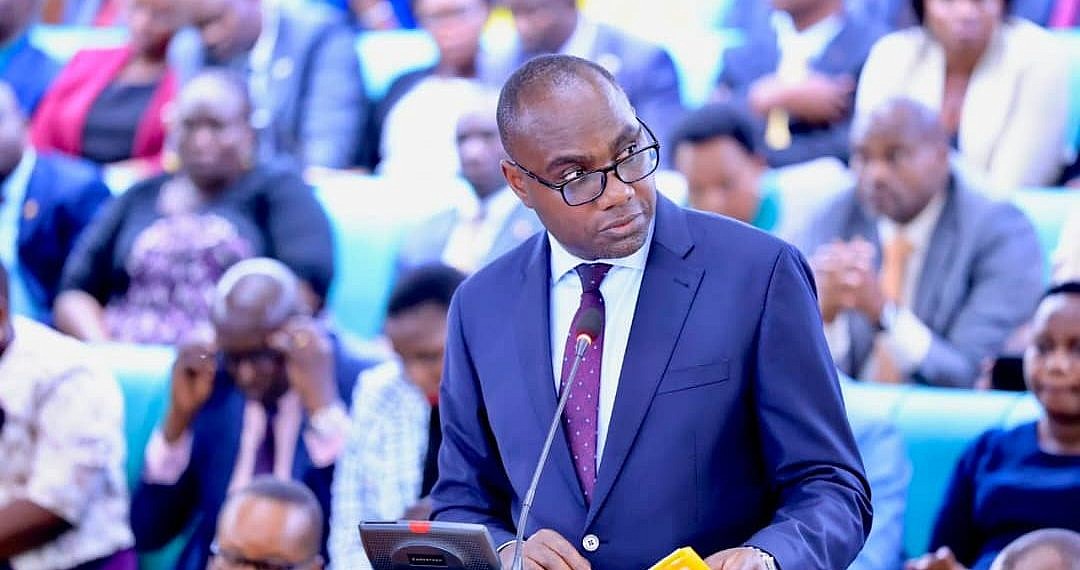 Minister Musasizi urges Ugandans against panic dollar buying as shilling weakens to shs4,500