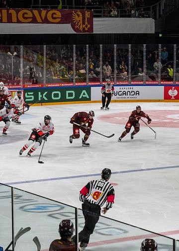Uganda turns to ice hockey to attract Swiss tourists