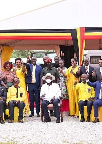 Museveni asks Ugandans to build household wealth at Kamuntu thanksgiving