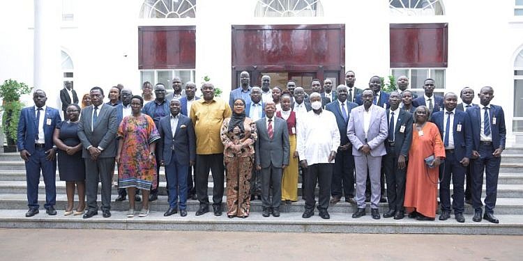 Museveni commits shs125bn to empower health workers